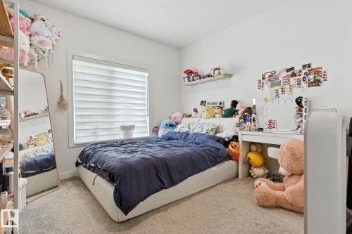1048 Goldfinch Way, Edmonton, AB - Indoor Photo Showing Bedroom
