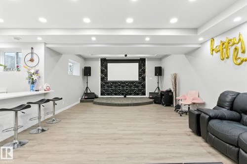 1048 Goldfinch Way, Edmonton, AB - Indoor Photo Showing Other Room