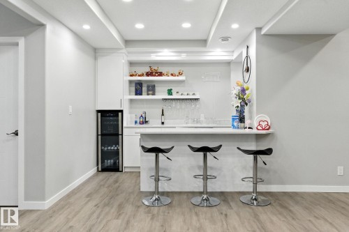 1048 Goldfinch Way, Edmonton, AB - Indoor Photo Showing Other Room
