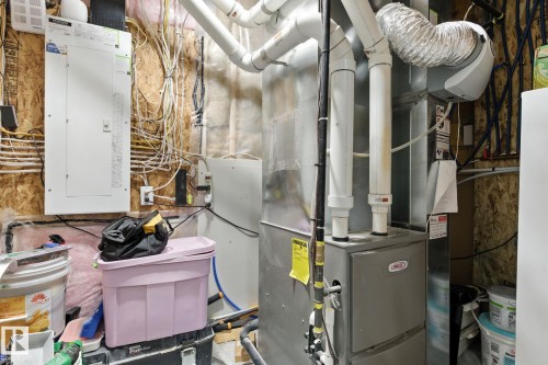 1048 Goldfinch Way, Edmonton, AB - Indoor Photo Showing Basement