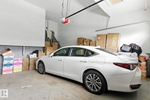 1048 Goldfinch Way, Edmonton, AB - Indoor Photo Showing Garage