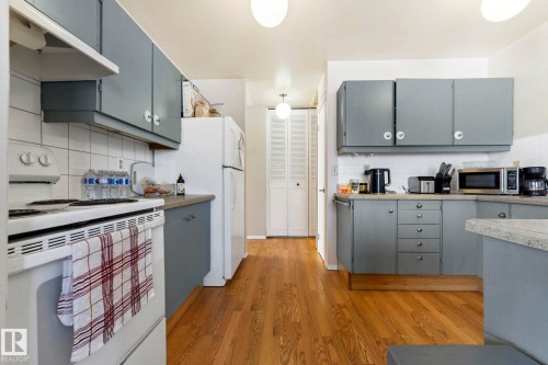 12210 92 Street, Edmonton, AB - Indoor Photo Showing Kitchen