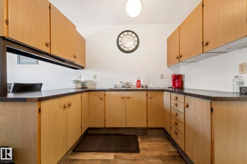 12210 92 Street, Edmonton, AB - Indoor Photo Showing Kitchen