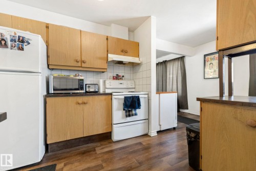 12210 92 Street, Edmonton, AB - Indoor Photo Showing Kitchen