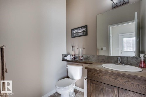 111 50 Lucky Place, Sylvan Lake, AB - Indoor Photo Showing Bathroom