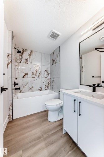 100 Elliott Wynd, Fort Saskatchewan, AB - Indoor Photo Showing Bathroom