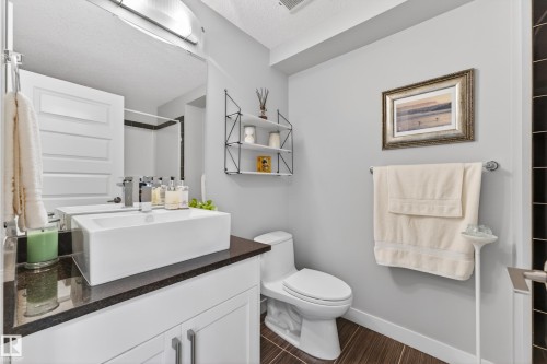 109 5151 Windermere Boulevard, Edmonton, AB - Indoor Photo Showing Bathroom