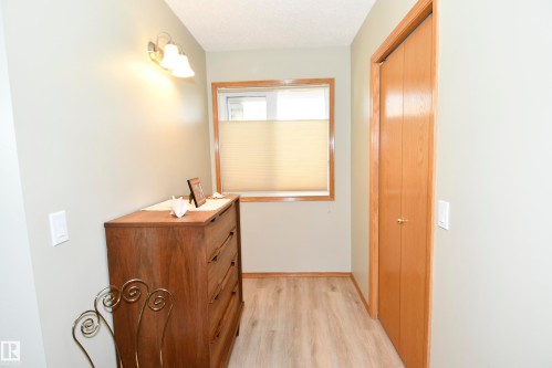 103 Lakeside Place, Leduc, AB - Indoor Photo Showing Other Room
