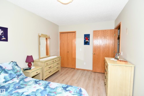 103 Lakeside Place, Leduc, AB - Indoor Photo Showing Bedroom