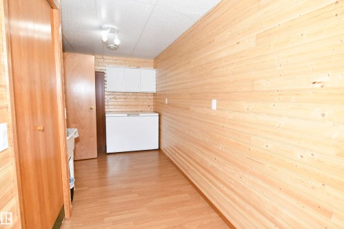 103 Lakeside Place, Leduc, AB - Indoor Photo Showing Kitchen