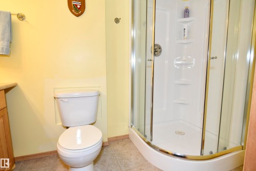 103 Lakeside Place, Leduc, AB - Indoor Photo Showing Bathroom