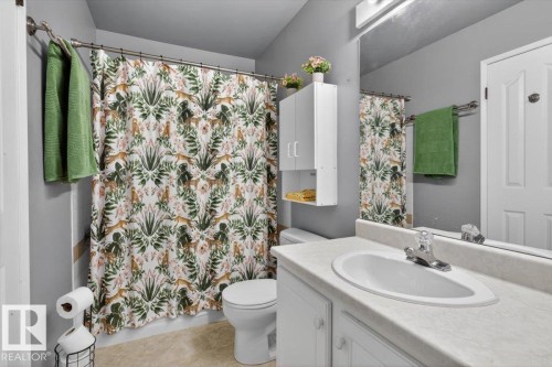 5780 172 Street, Edmonton, AB - Indoor Photo Showing Bathroom