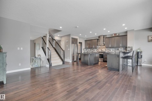 287 Sheppard Circle, Leduc, AB - Indoor Photo Showing Kitchen With Upgraded Kitchen