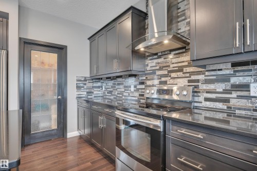 287 Sheppard Circle, Leduc, AB - Indoor Photo Showing Kitchen With Upgraded Kitchen