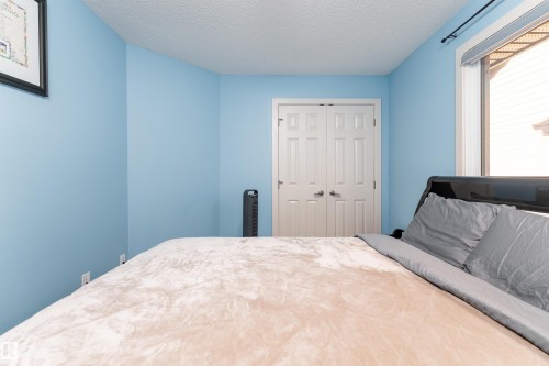 6811 19 Avenue, Edmonton, AB - Indoor Photo Showing Bedroom