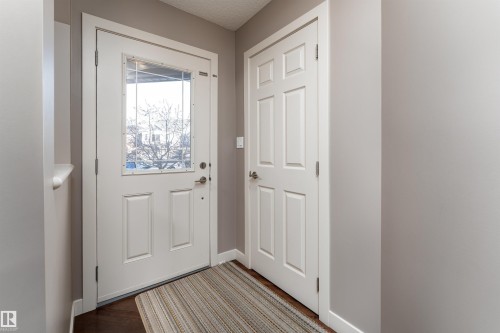 6811 19 Avenue, Edmonton, AB - Indoor Photo Showing Other Room