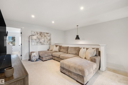 11987 34 Avenue, Edmonton, AB - Indoor Photo Showing Living Room