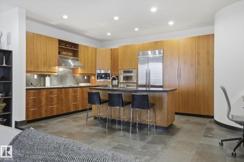 9012 98 Street, Edmonton, AB - Indoor Photo Showing Kitchen With Upgraded Kitchen