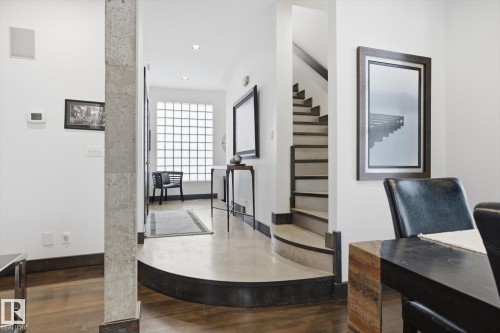 9012 98 Street, Edmonton, AB - Indoor