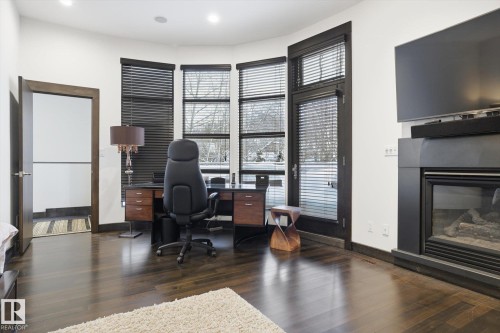 9012 98 Street, Edmonton, AB - Indoor With Fireplace