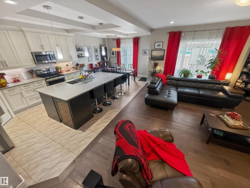 23 Dillworth Crescent, Spruce Grove, AB - Indoor Photo Showing Kitchen