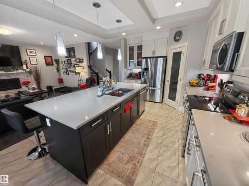 23 Dillworth Crescent, Spruce Grove, AB - Indoor Photo Showing Dining Room