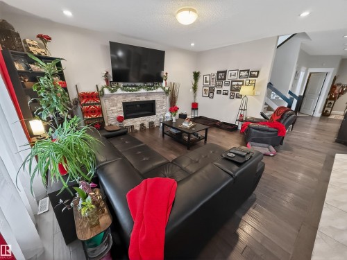23 Dillworth Crescent, Spruce Grove, AB - Indoor Photo Showing Other Room