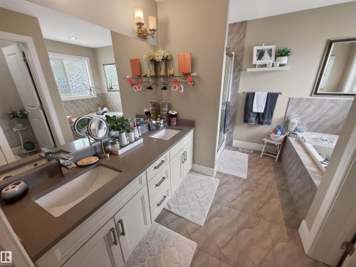23 Dillworth Crescent, Spruce Grove, AB - Indoor Photo Showing Bathroom