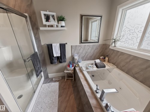 23 Dillworth Crescent, Spruce Grove, AB - Indoor Photo Showing Bathroom