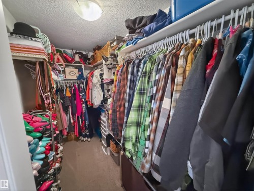 23 Dillworth Crescent, Spruce Grove, AB - Indoor Photo Showing Other Room