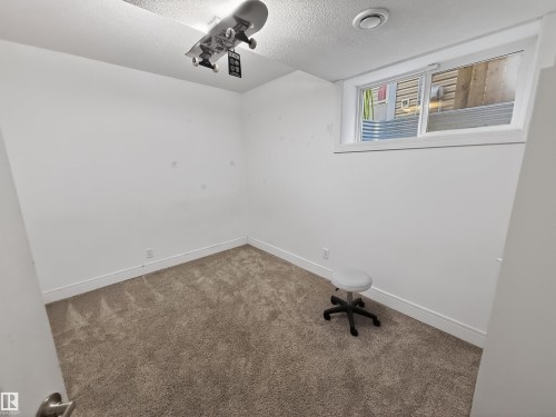 23 Dillworth Crescent, Spruce Grove, AB - Indoor Photo Showing Bathroom