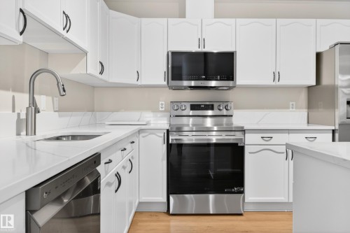 222 4304 139 Avenue, Edmonton, AB - Indoor Photo Showing Kitchen