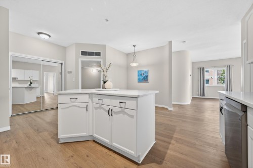 222 4304 139 Avenue, Edmonton, AB - Indoor Photo Showing Kitchen