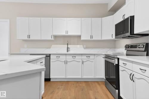222 4304 139 Avenue, Edmonton, AB - Indoor Photo Showing Kitchen