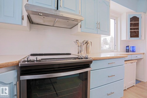 13520 124A Avenue, Edmonton, AB - Indoor Photo Showing Kitchen
