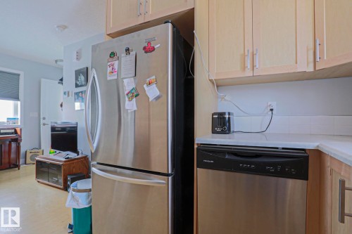 13520 124A Avenue, Edmonton, AB - Indoor Photo Showing Kitchen