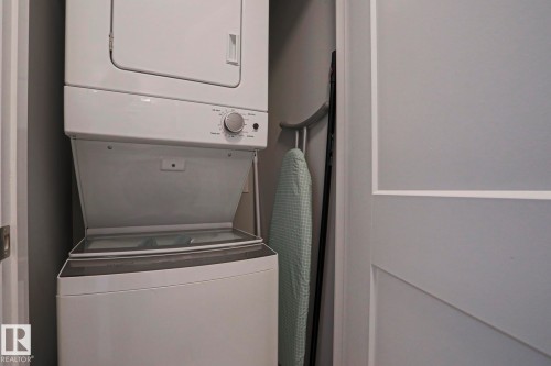 13520 124A Avenue, Edmonton, AB - Indoor Photo Showing Laundry Room