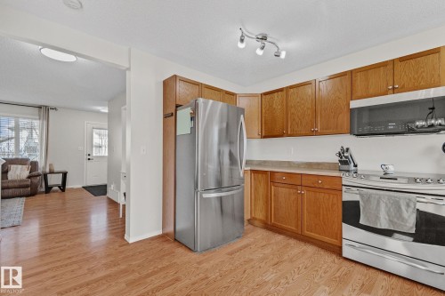 14 Allard Way, Fort Saskatchewan, AB - Indoor Photo Showing Kitchen