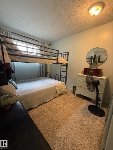 18525 66 Avenue, Edmonton, AB - Indoor Photo Showing Bedroom