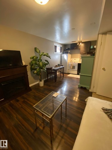 18525 66 Avenue, Edmonton, AB - Indoor