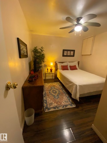 18525 66 Avenue, Edmonton, AB - Indoor Photo Showing Bedroom