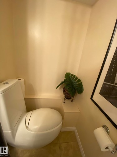 18525 66 Avenue, Edmonton, AB - Indoor Photo Showing Bathroom