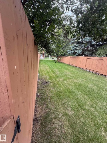 18525 66 Avenue, Edmonton, AB - Outdoor