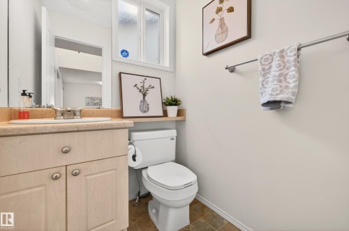 19019 49 Avenue, Edmonton, AB - Indoor Photo Showing Bathroom