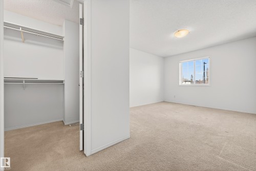 19019 49 Avenue, Edmonton, AB - Indoor Photo Showing Other Room