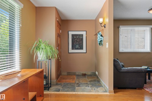 11622 76 Avenue, Edmonton, AB - Indoor Photo Showing Other Room