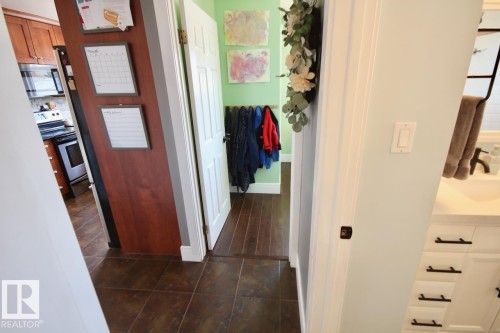 8607 35A Avenue, Edmonton, AB - Indoor Photo Showing Other Room