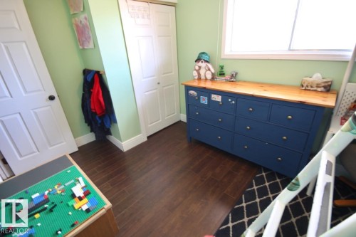 8607 35A Avenue, Edmonton, AB - Indoor Photo Showing Bedroom
