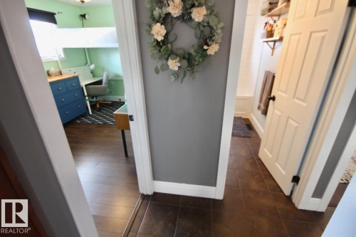 8607 35A Avenue, Edmonton, AB - Indoor Photo Showing Other Room