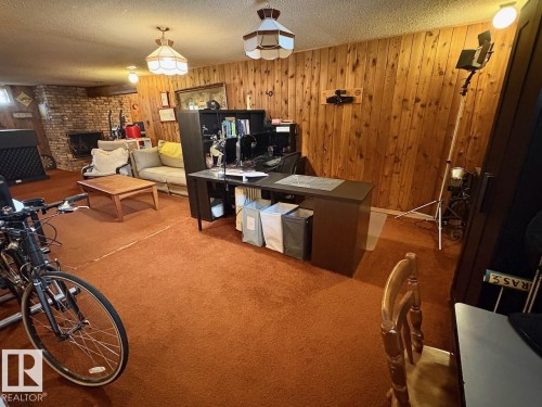 8607 35A Avenue, Edmonton, AB - Indoor